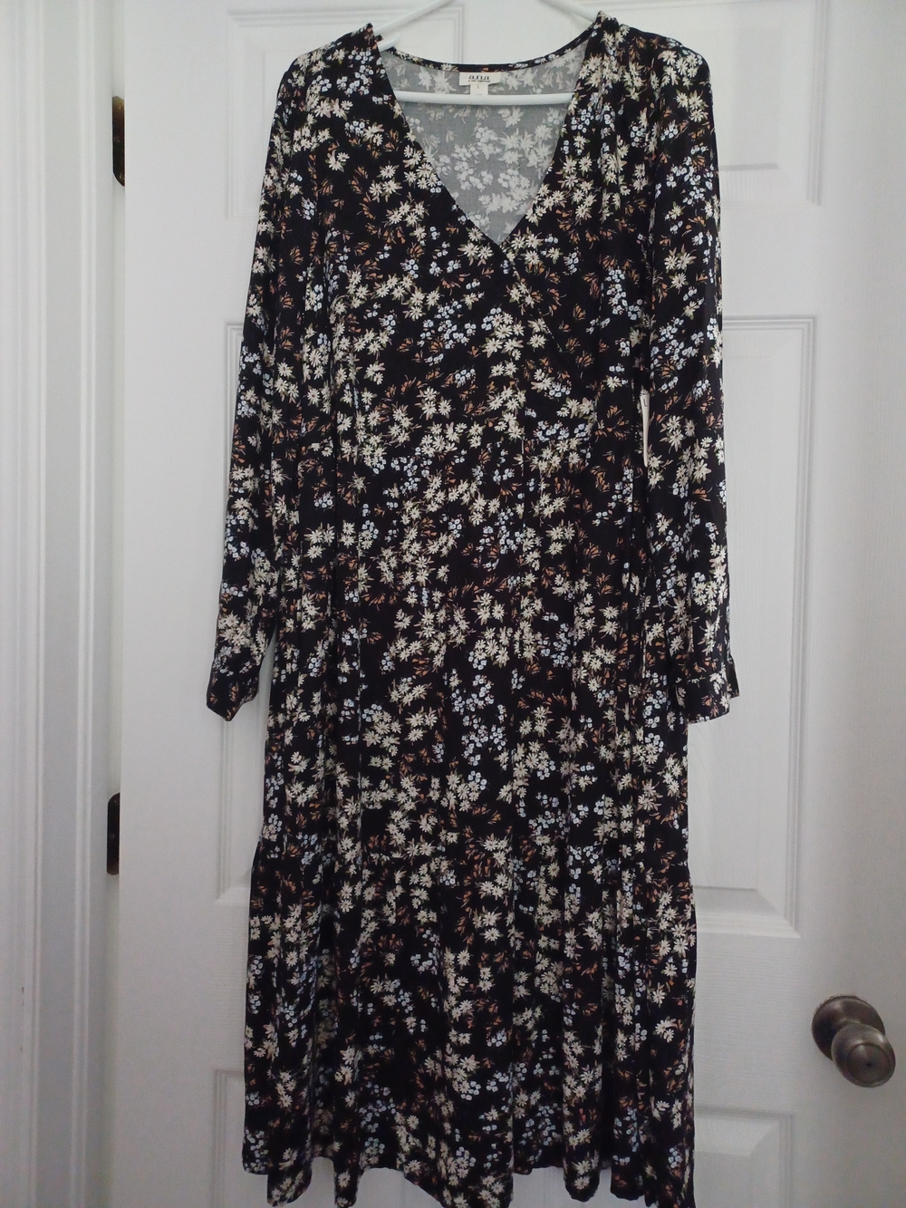 a.n.a. NWT Floral Black Daisy Print Midi Dress with V-Neck